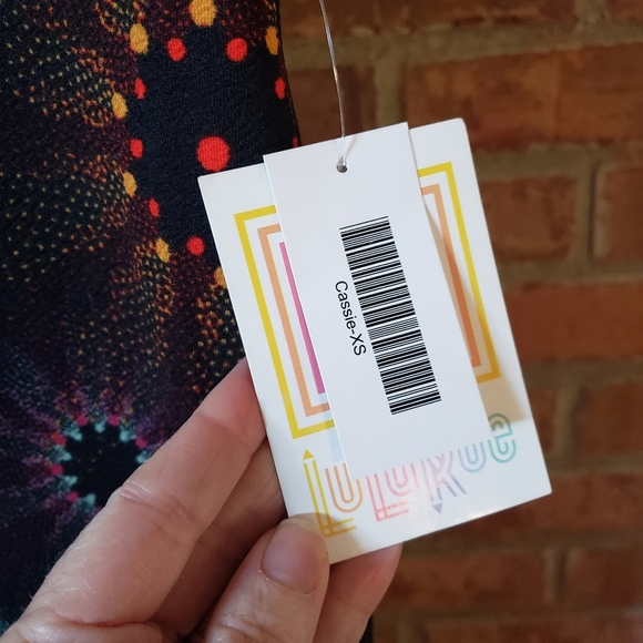 🔥BOGO🔥 NWT Lularoe Cassie Pencil Skirt - Picture 3 of 3